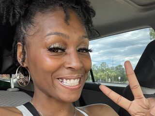 Foxykitten's Brunette live cam models Profile Image