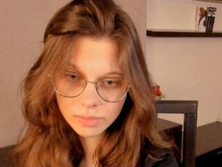 JulinaGorovena's Cum Profile Image